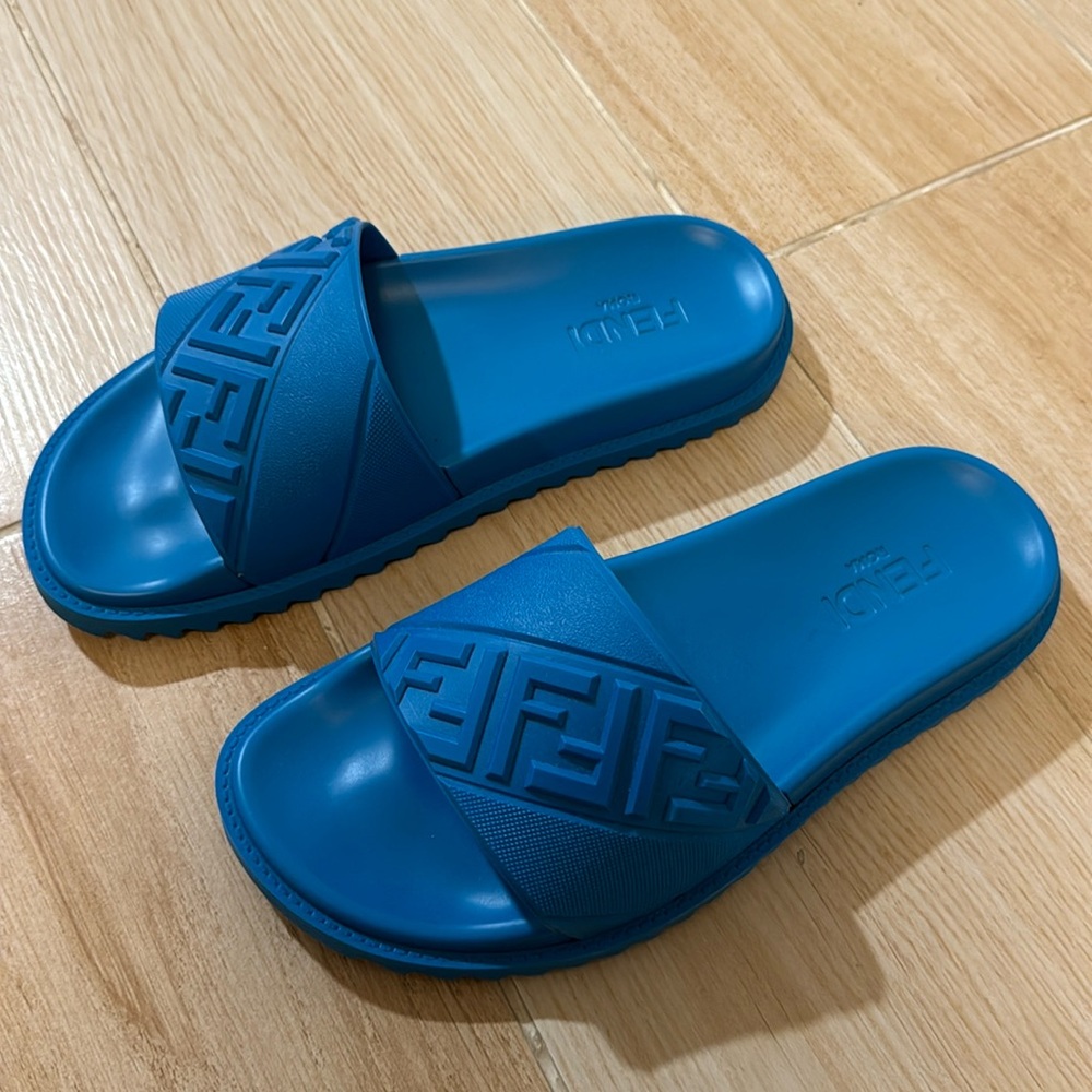 FENDI MEN'S FF RUBBER SLIDE SANDALS CYBER BLUE 7 us 6 uk